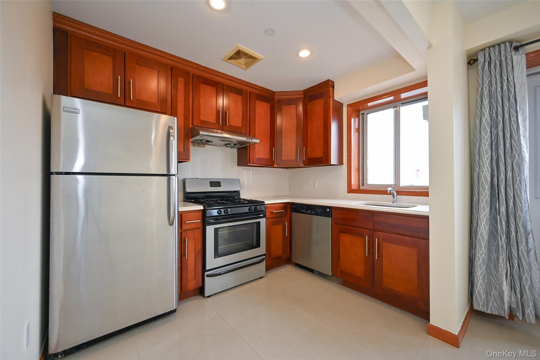 64-63 Austin Street St Unit: #6c thumbnail 3