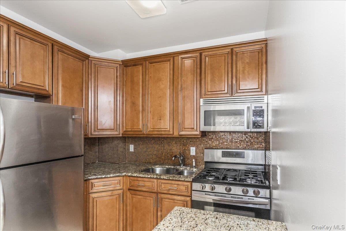 8424 Lefferts Boulevard Unit: 2C thumbnail 10