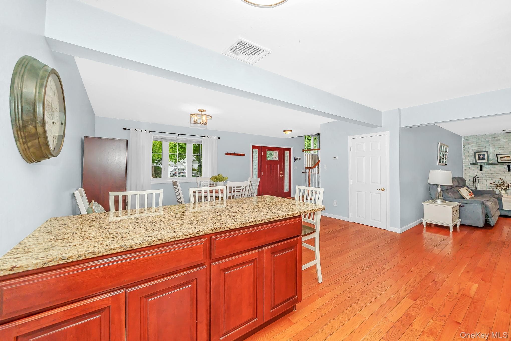 1675 Cornelius Avenue thumbnail 4