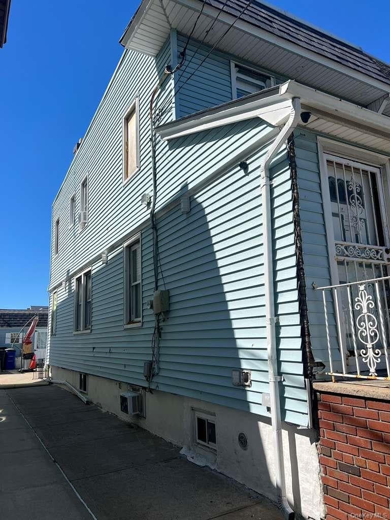 9508 Linden Boulevard thumbnail 3