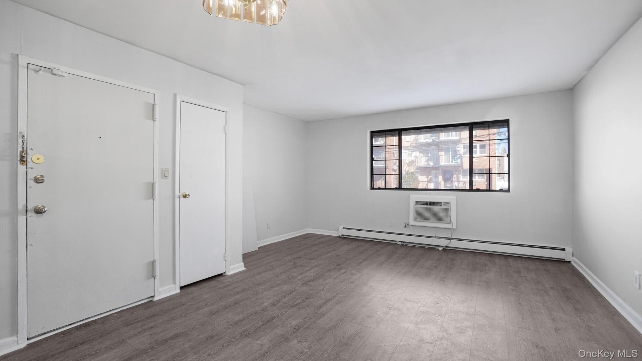1364 E 92nd Street Unit: 101 thumbnail 6