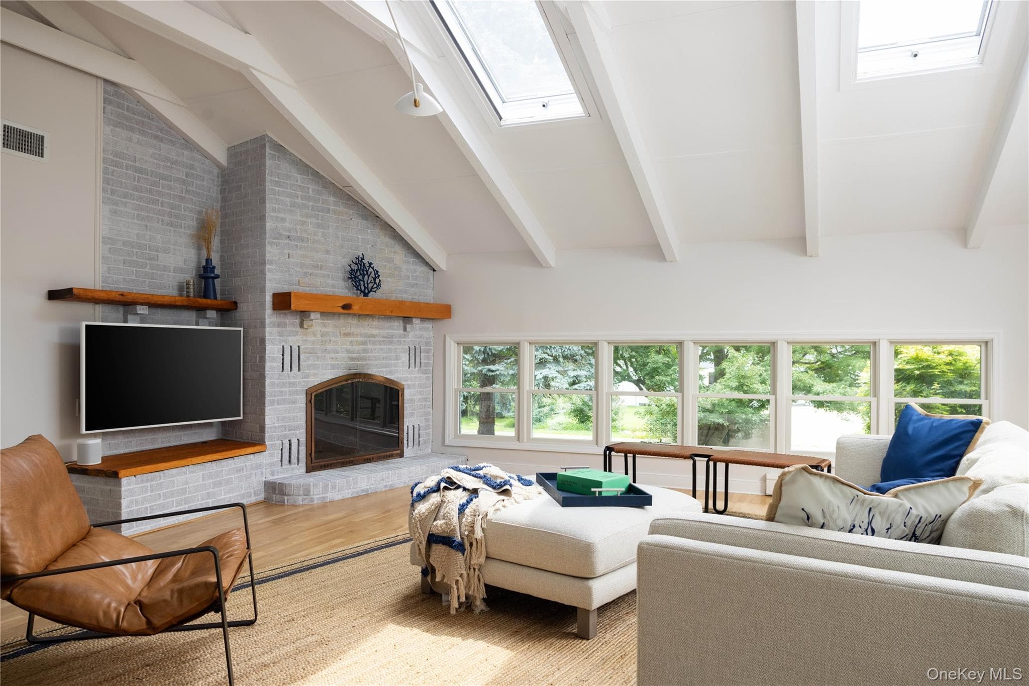 225 Lakeside Drive thumbnail 10