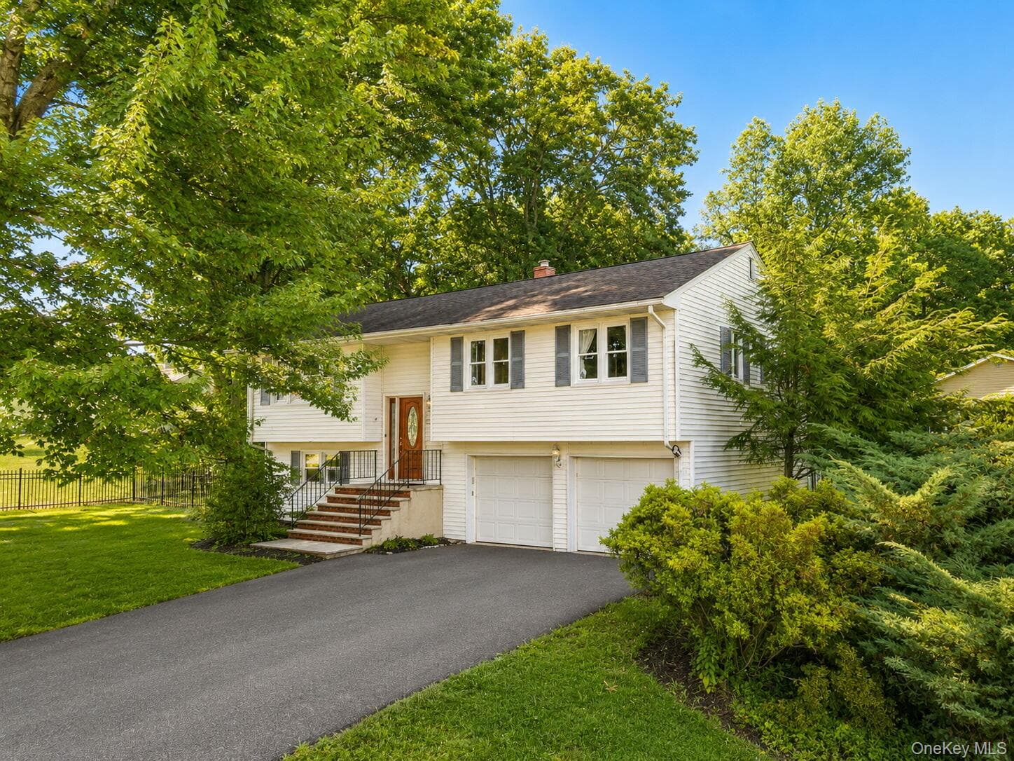 132 Hilltop Road thumbnail 4