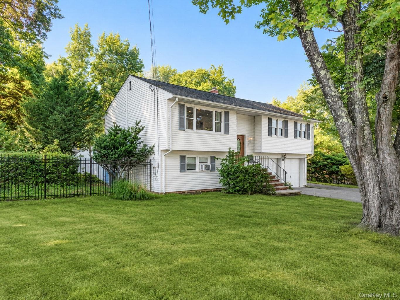 132 Hilltop Road thumbnail 6