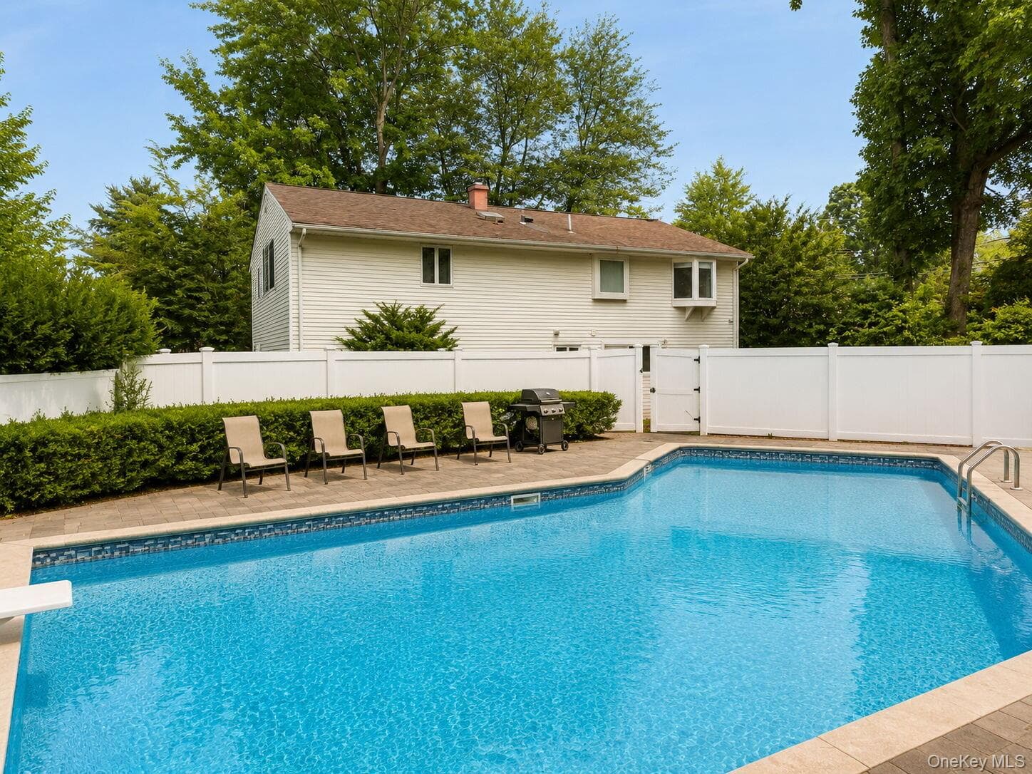 132 Hilltop Road thumbnail 10