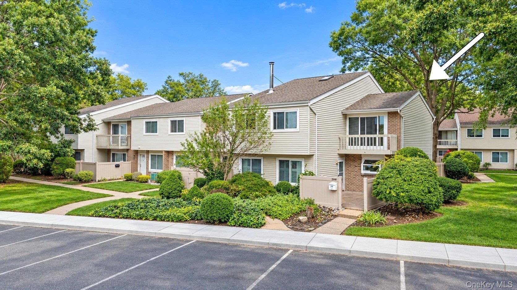 204 Springmeadow Drive Unit: M thumbnail 2