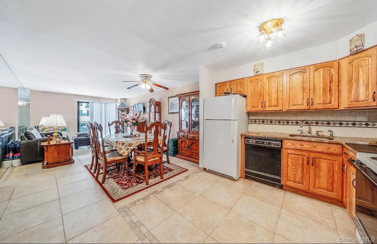 360 Shore Road Unit: 3M thumbnail 3