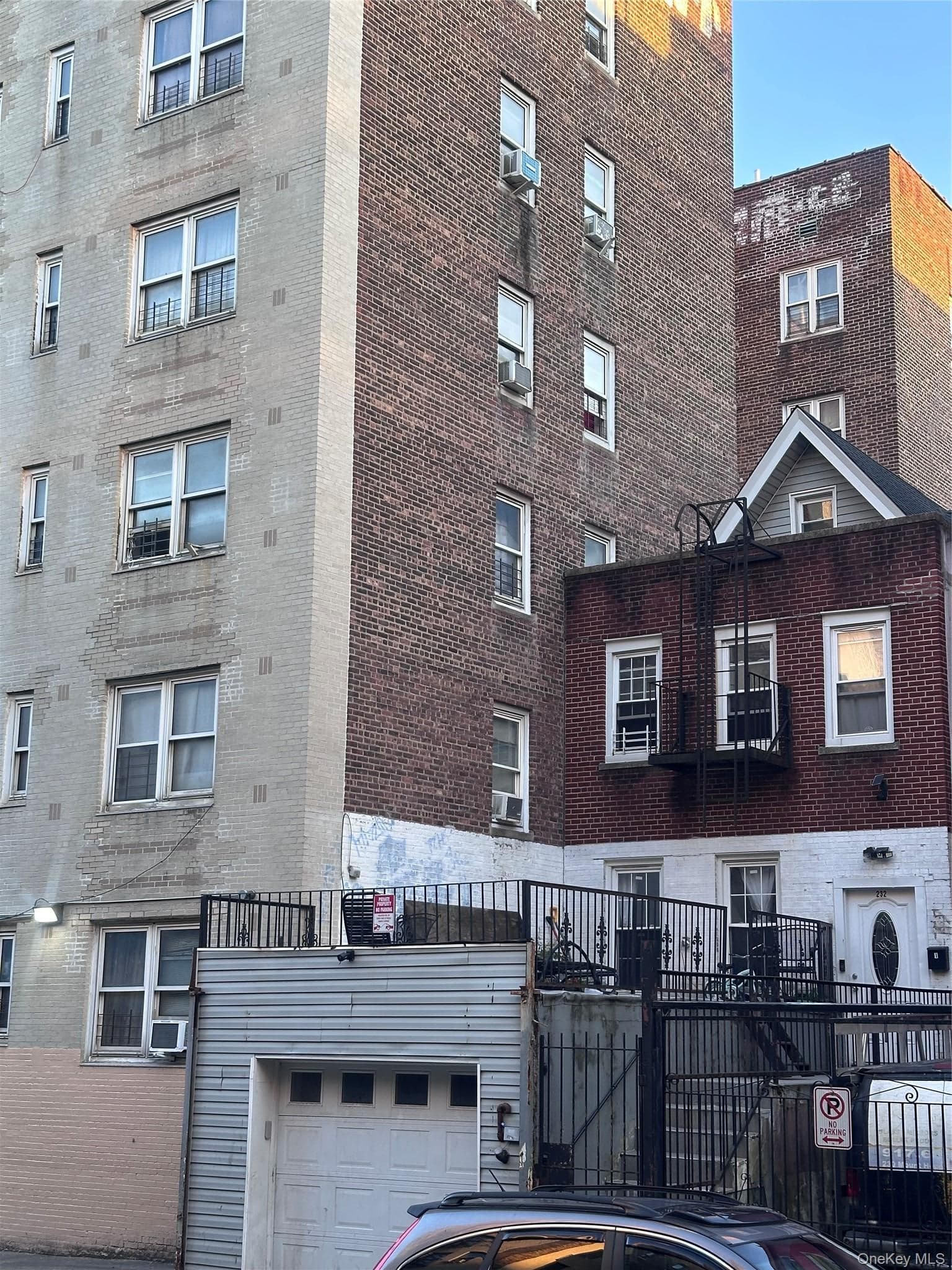 232 Mount Hope Place photo 1