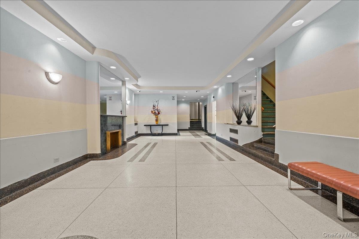 3015 Riverdale Avenue Unit: 6D thumbnail 3