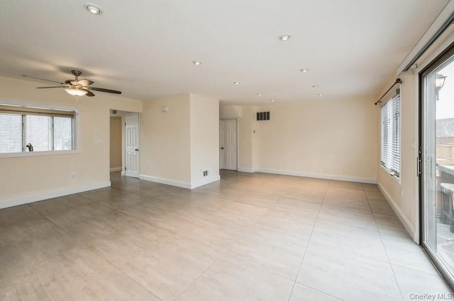 83 Krystal Drive thumbnail 5