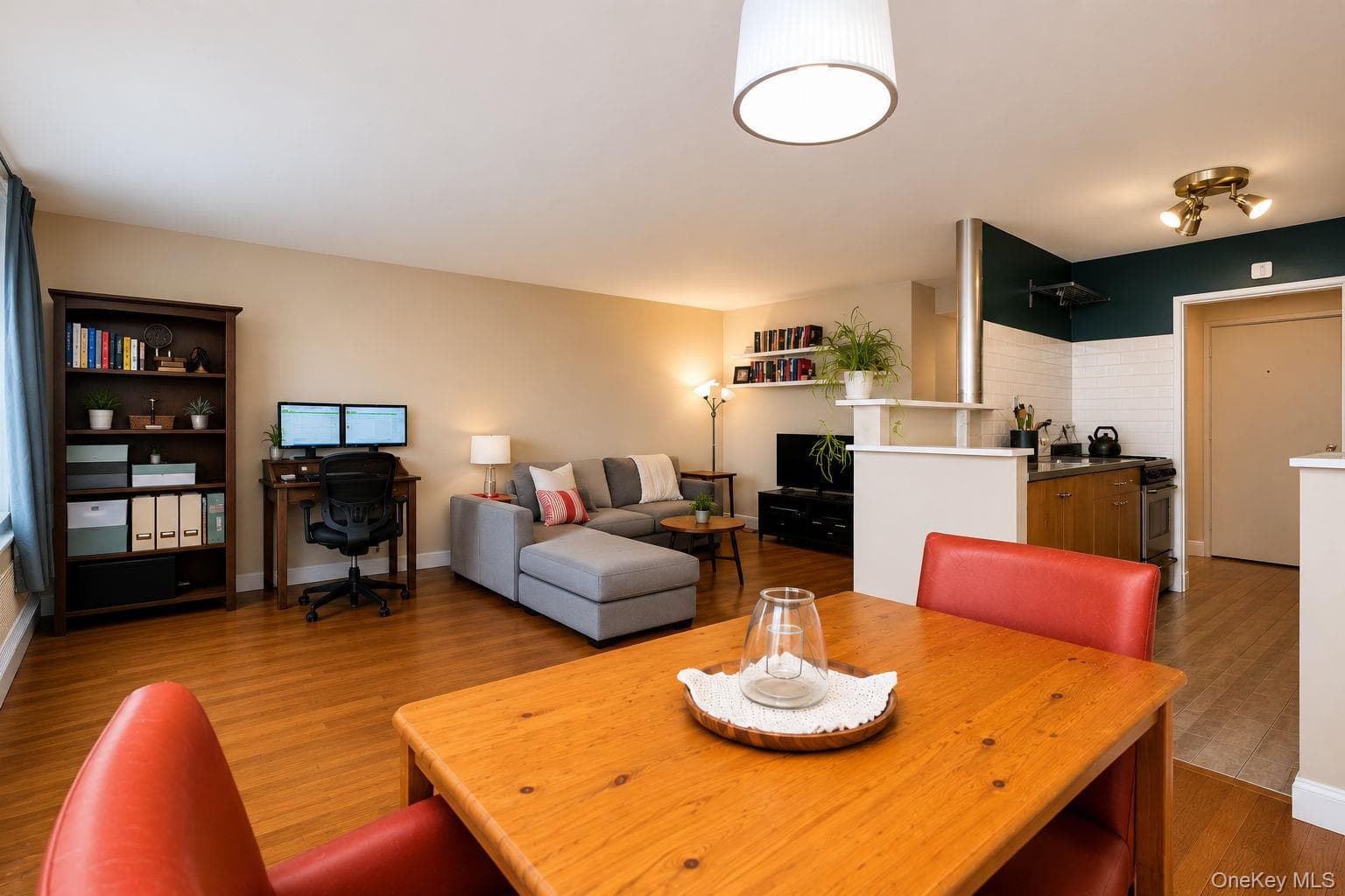 400 E 17th Street Unit: 304 thumbnail 6