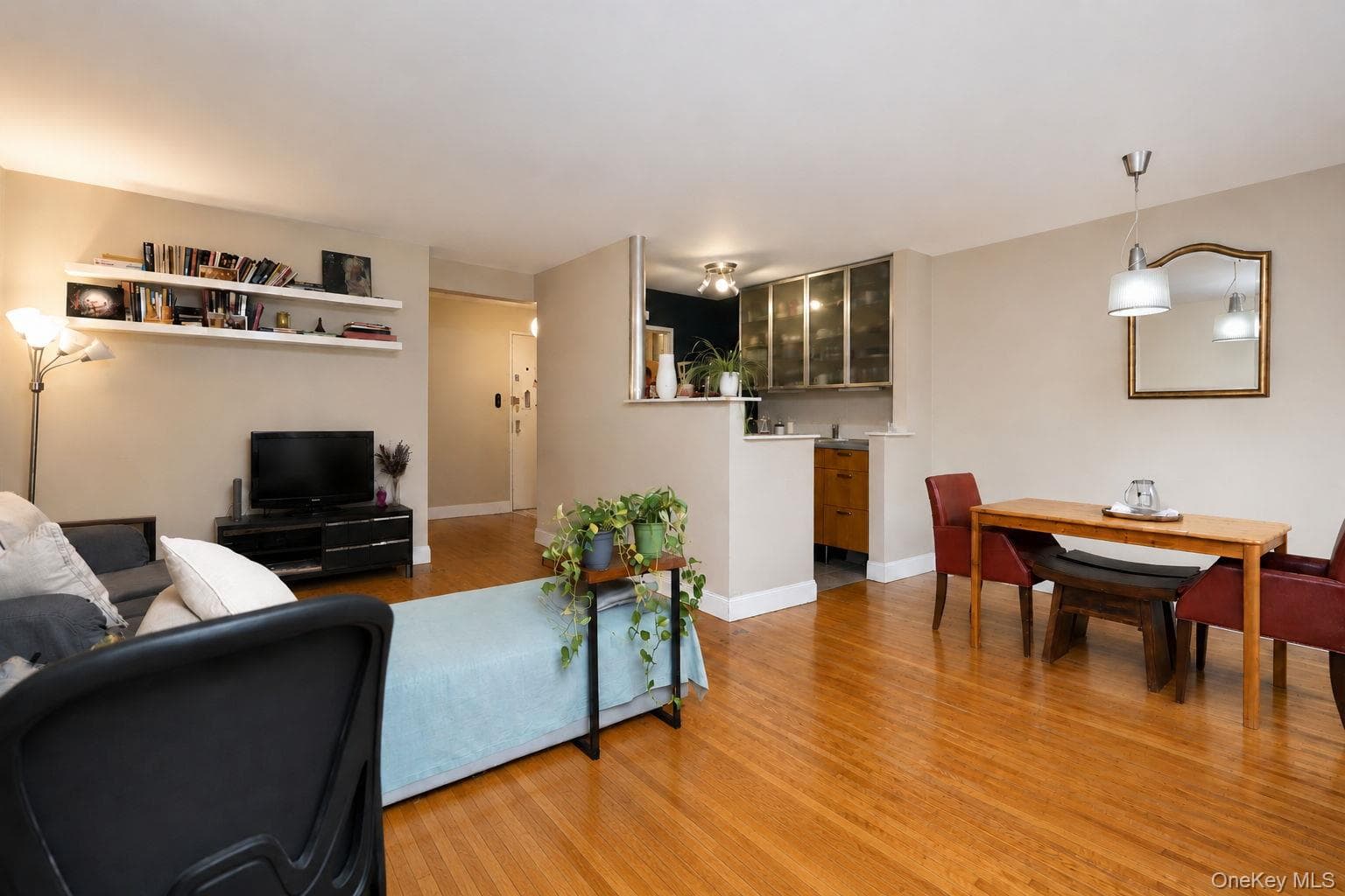 400 E 17th Street Unit: 304 thumbnail 9