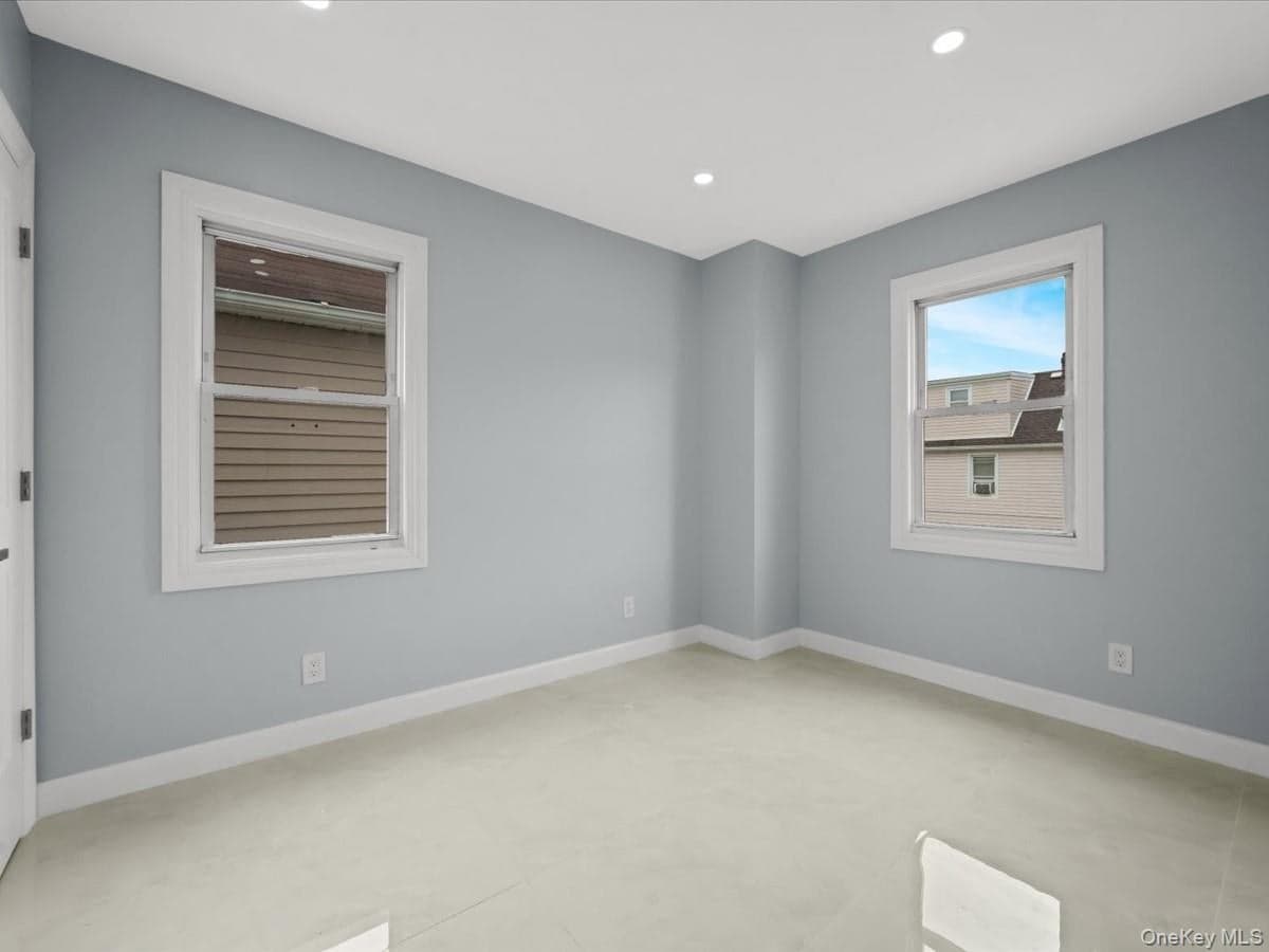 120-07 Linden Boulevard thumbnail 25