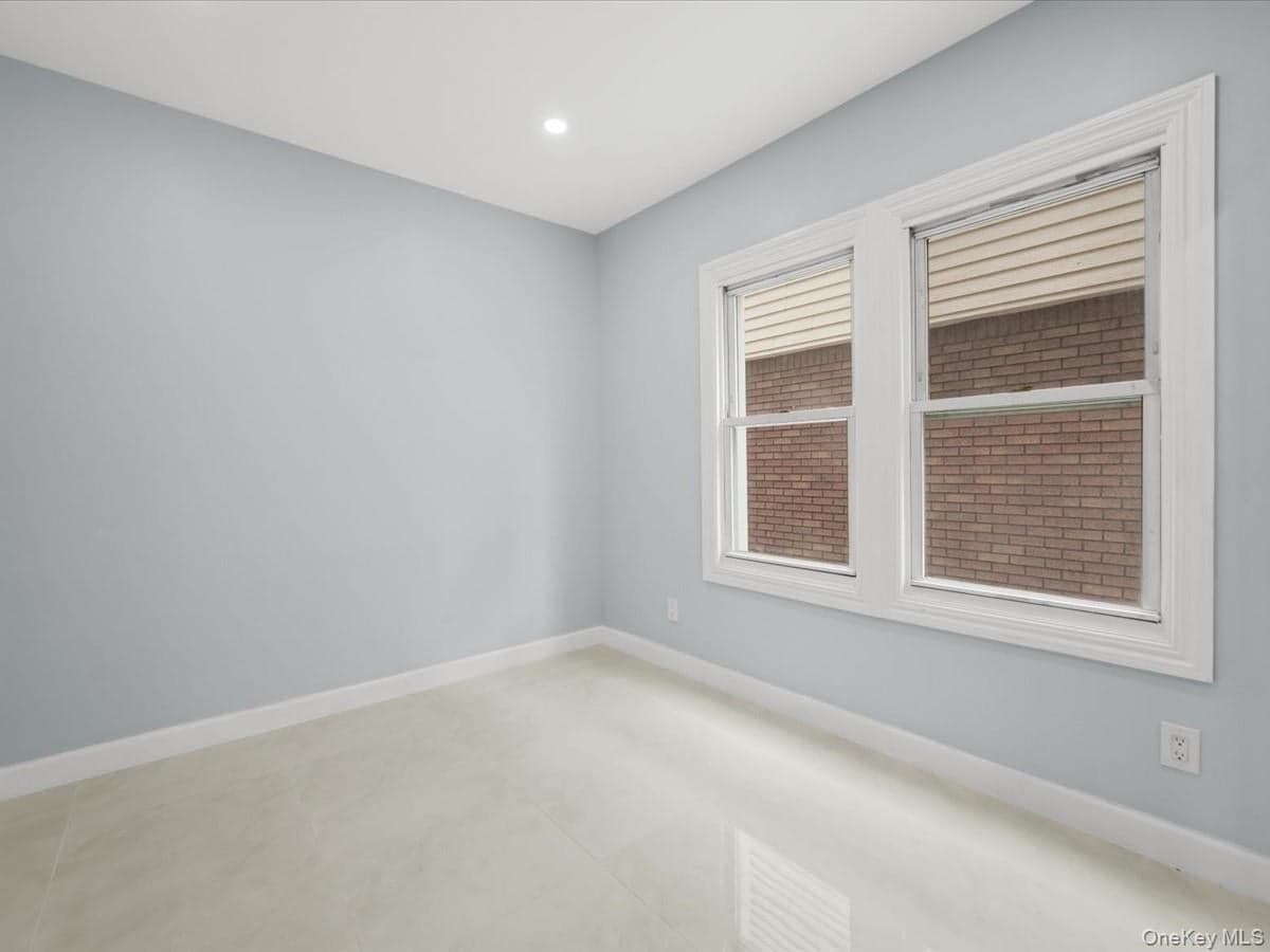 120-07 Linden Boulevard thumbnail 15