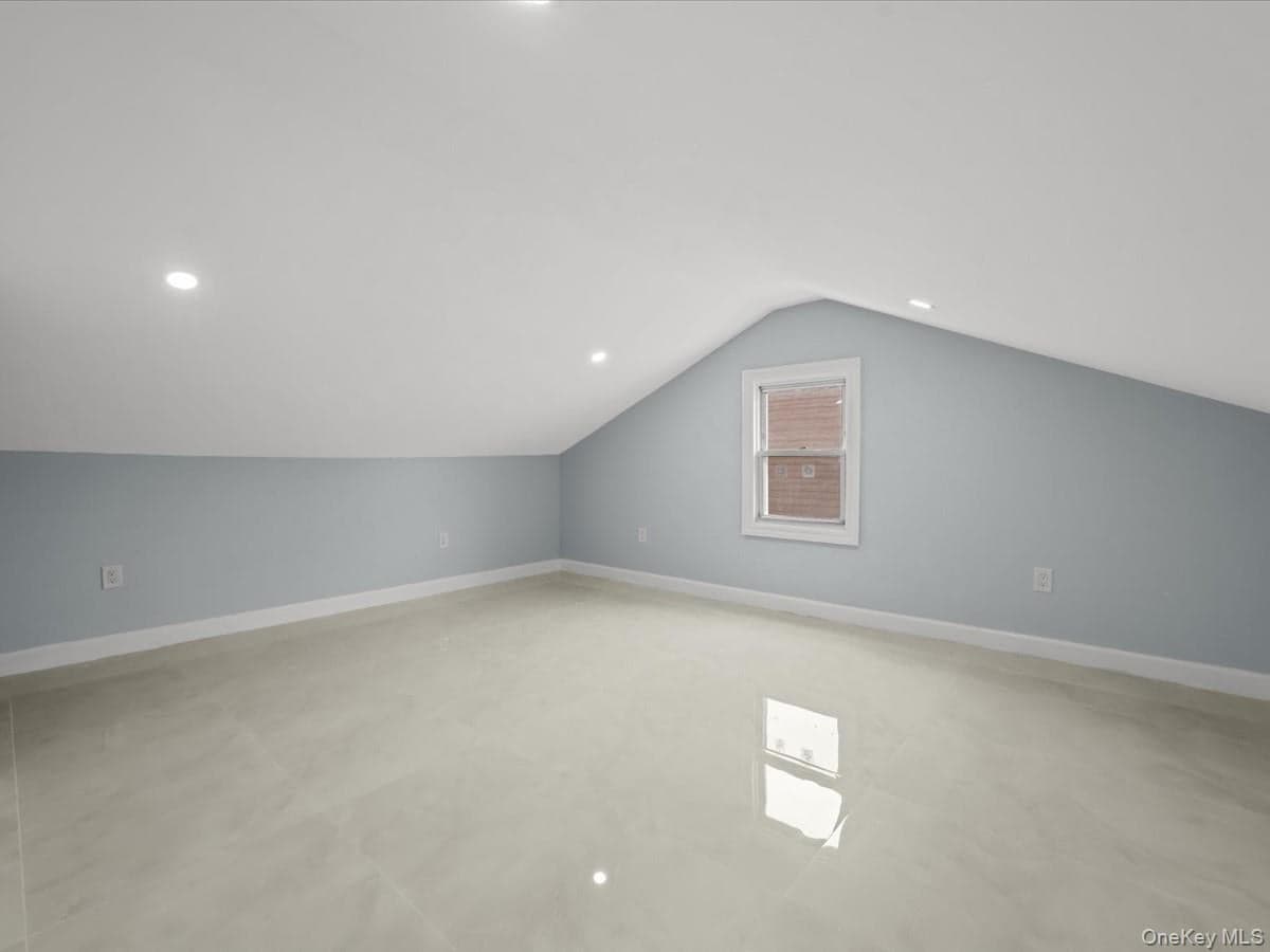 120-07 Linden Boulevard thumbnail 27