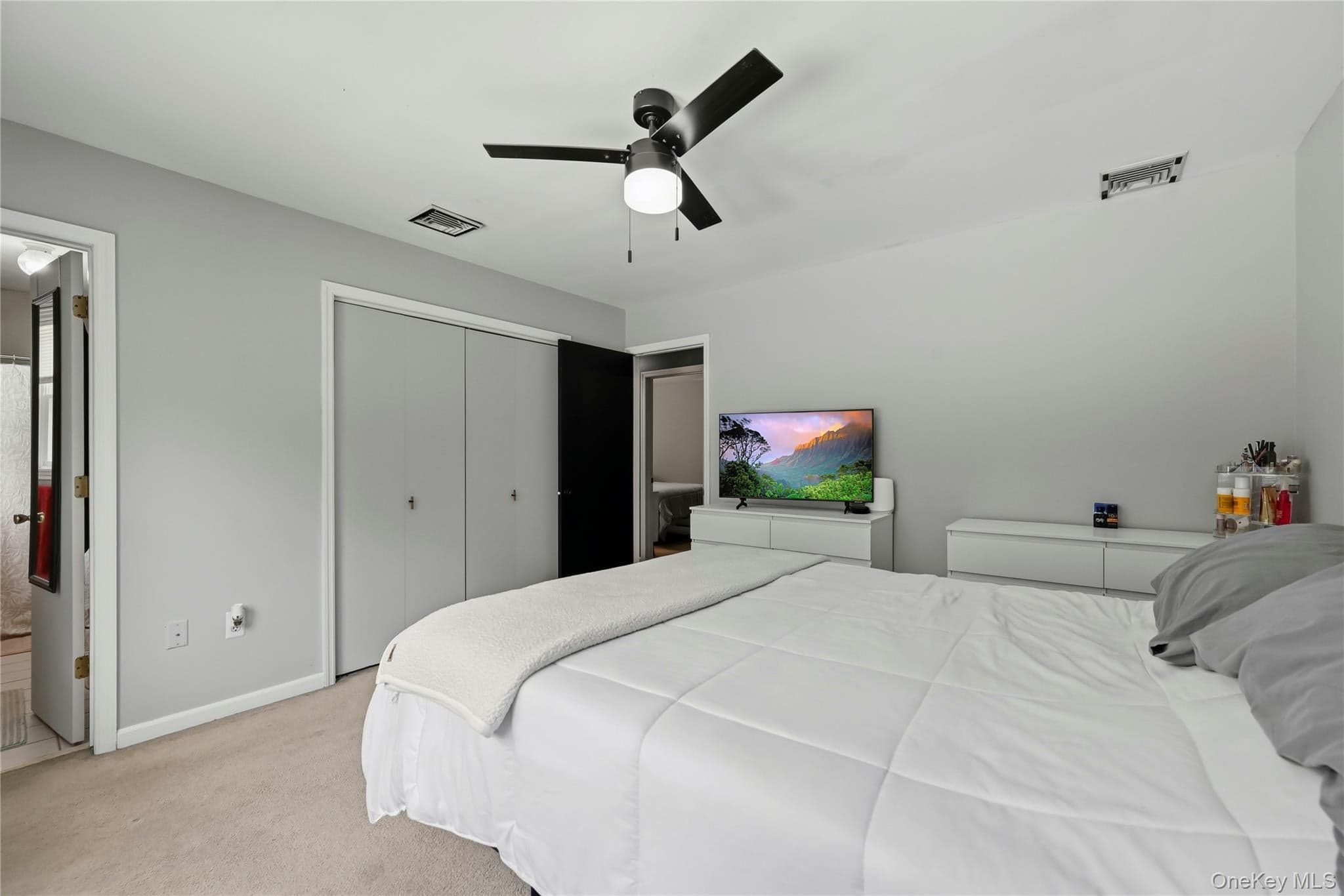564 Clove Road thumbnail 21