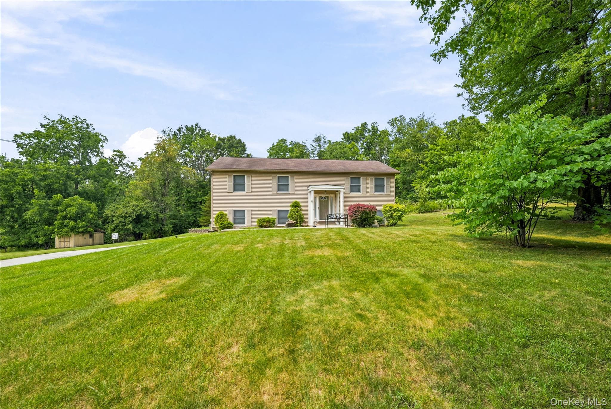564 Clove Road photo 1