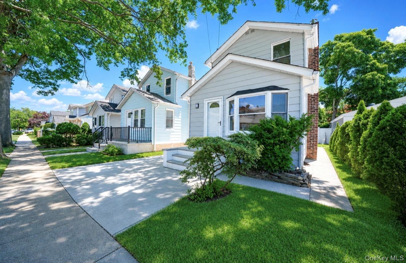 530 Washington Avenue, West Hempstead