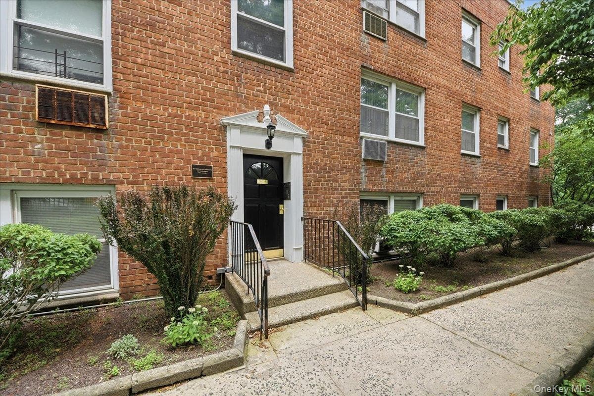 6291 Broadway Unit: A6 thumbnail 2
