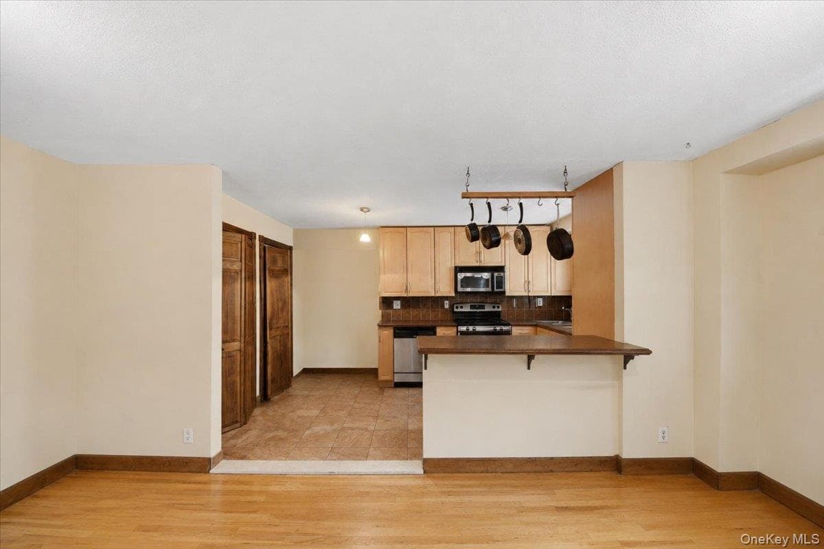 6291 Broadway Unit: A6 thumbnail 8