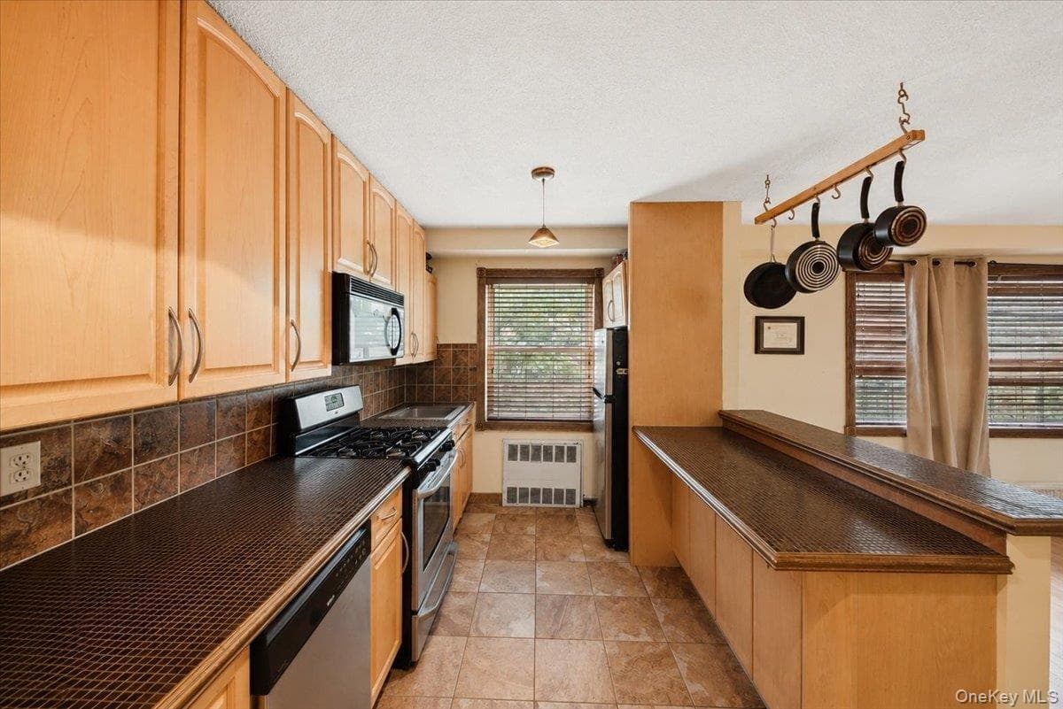 6291 Broadway Unit: A6 thumbnail 7