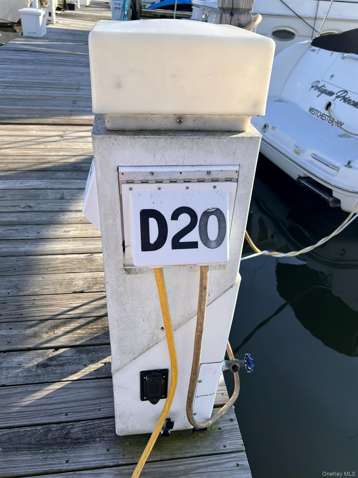 D-20 Half Moon Bay Marina thumbnail 5