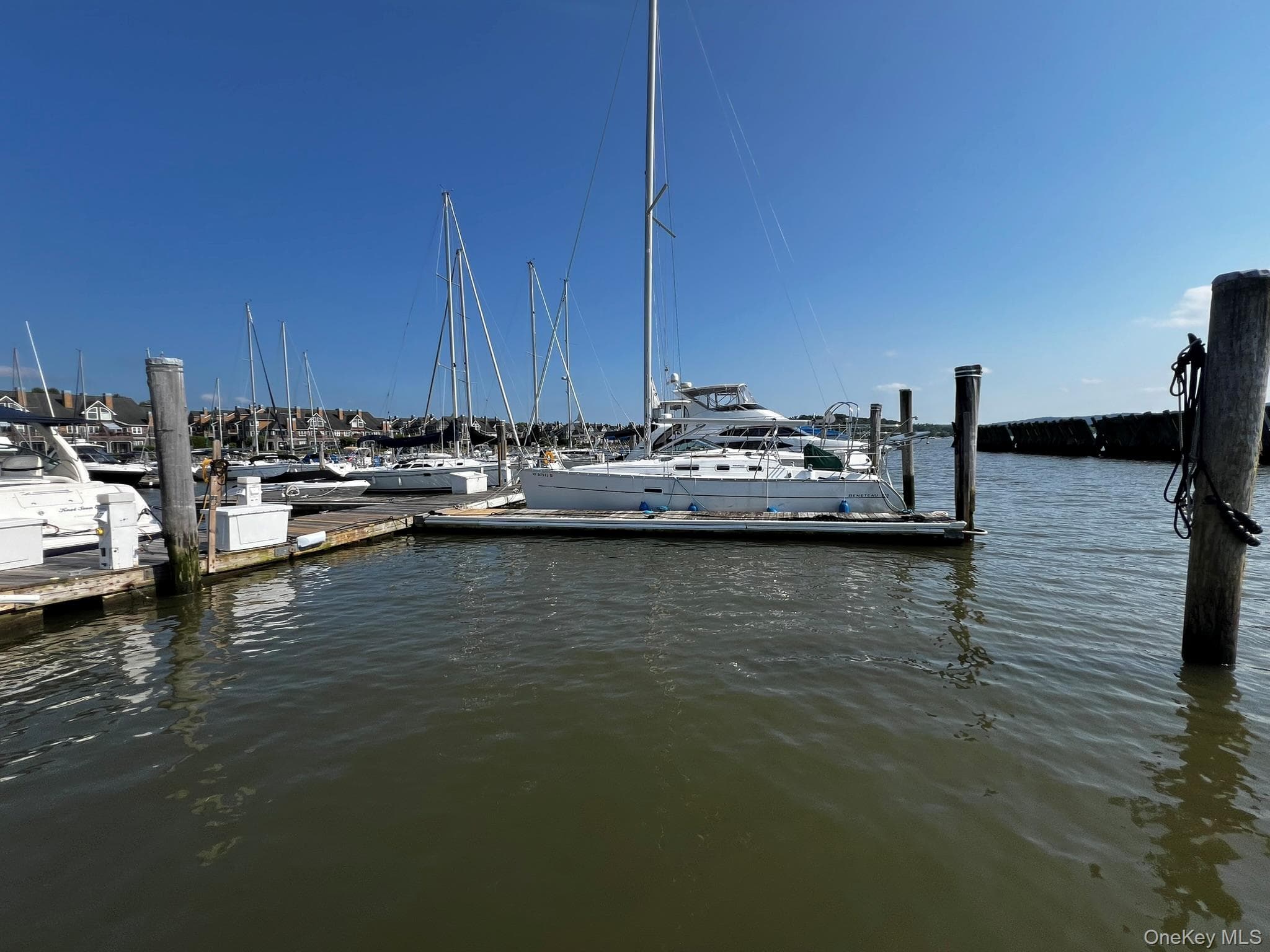 D-20 Half Moon Bay Marina thumbnail 2