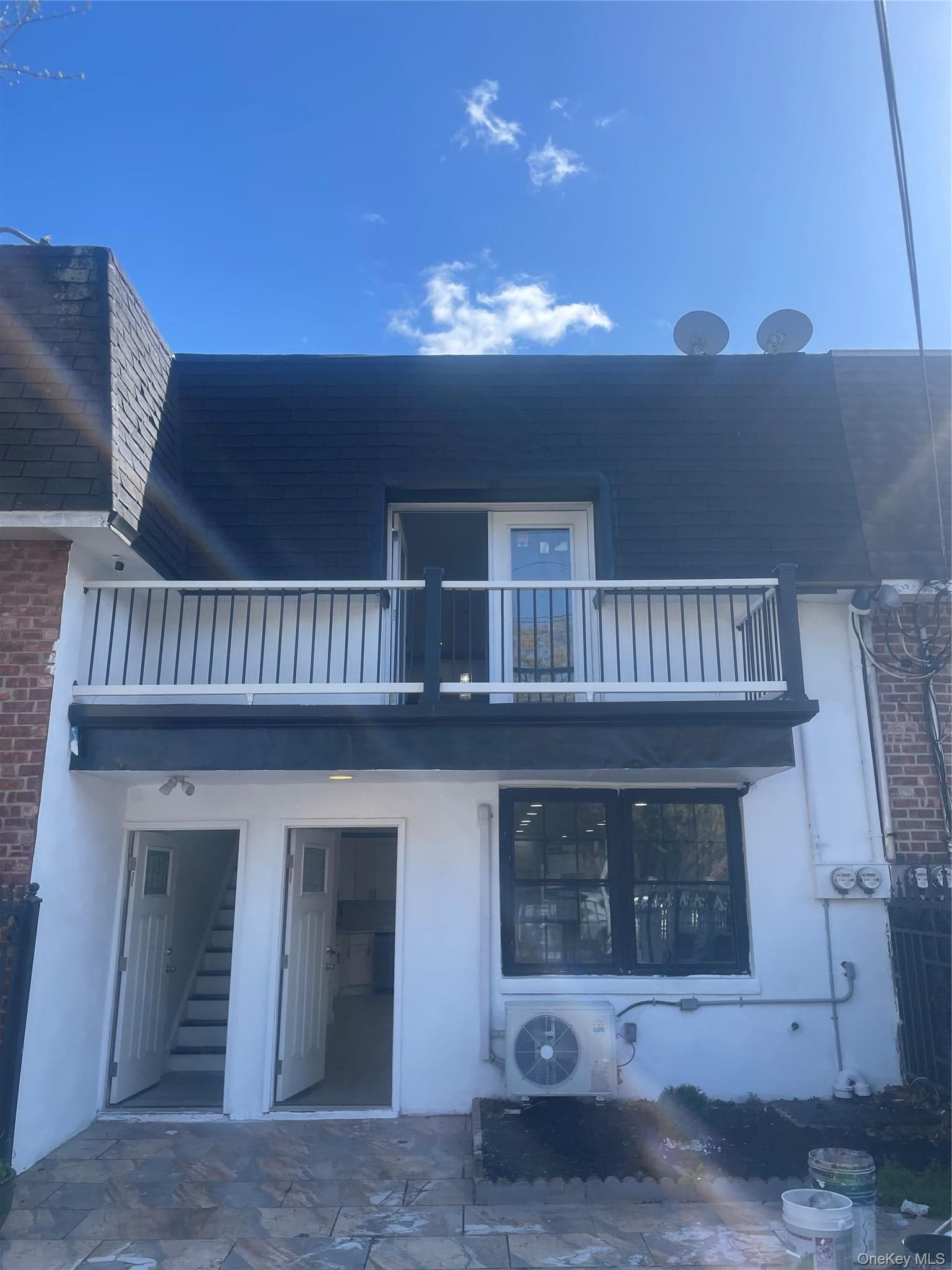2323 Mott Avenue thumbnail 3