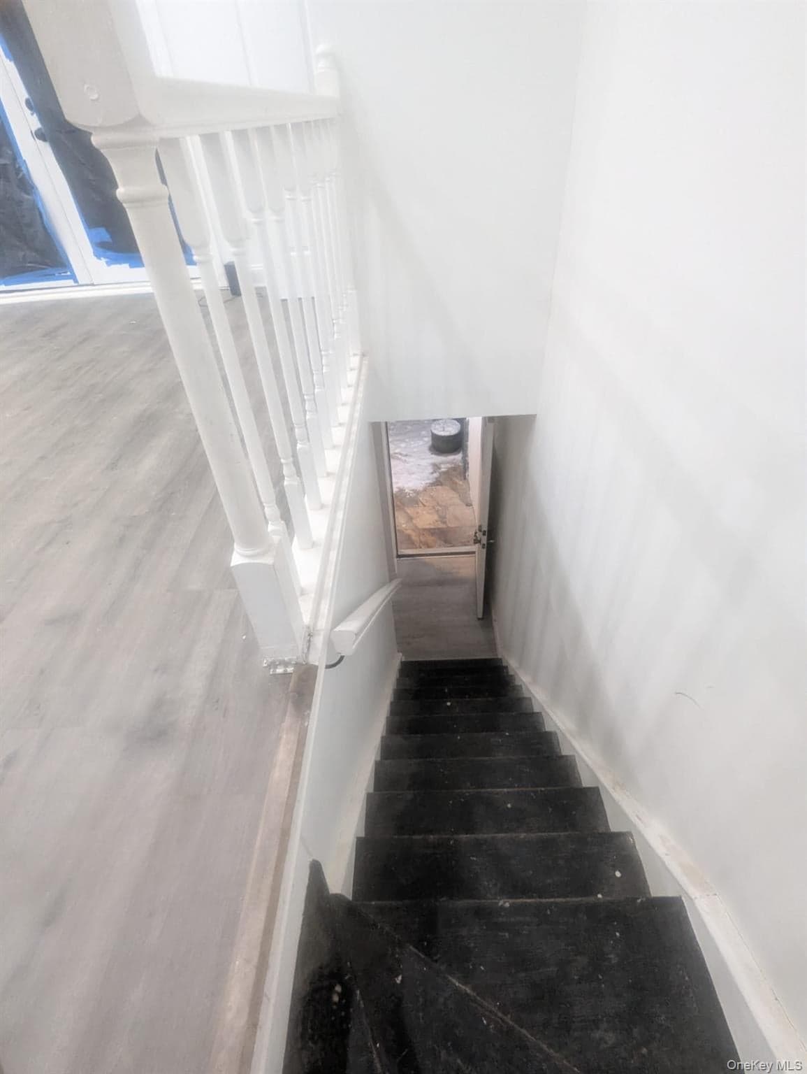 2323 Mott Avenue thumbnail 11