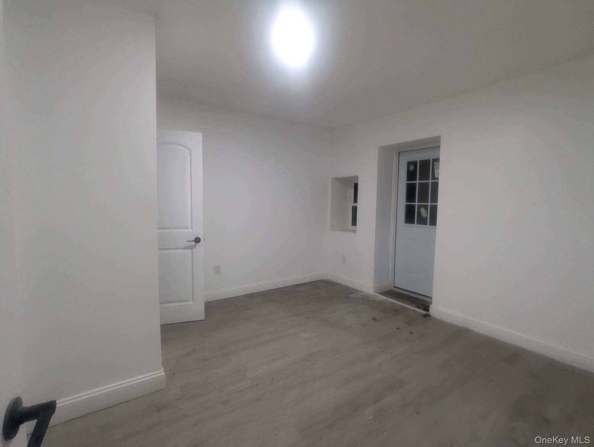 2323 Mott Avenue thumbnail 20