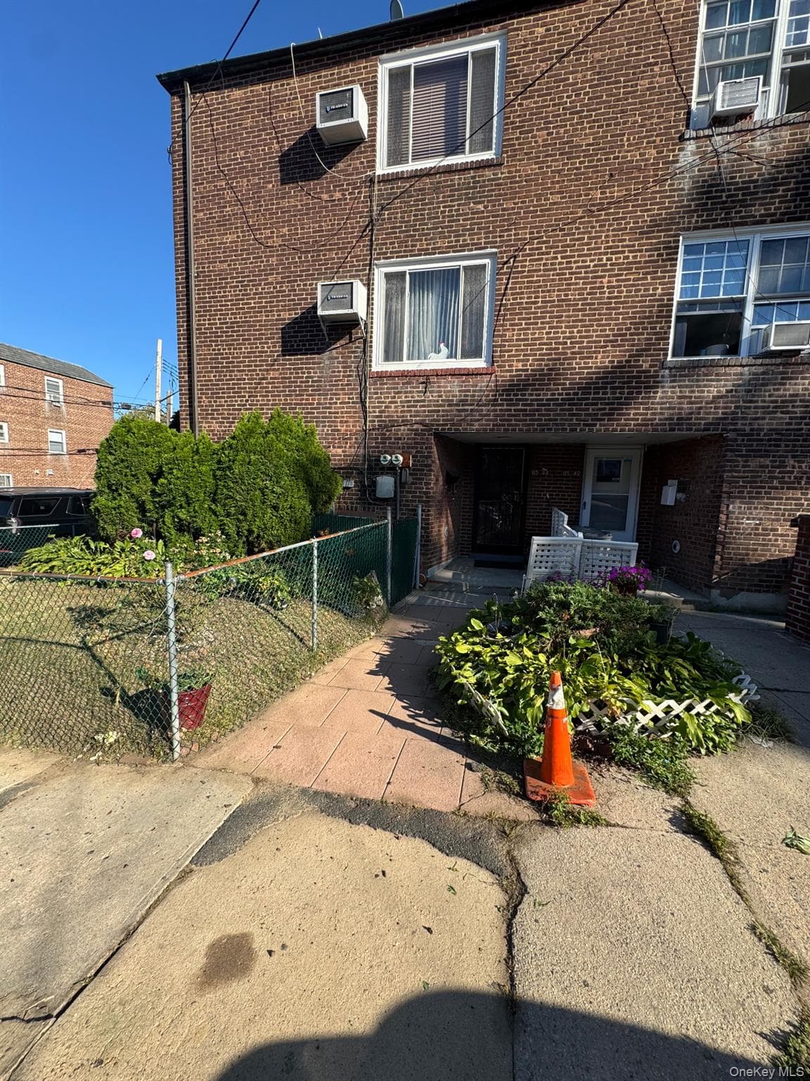 8544 53rd Avenue thumbnail 2