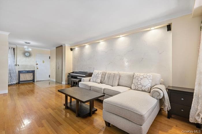 61-35 98th Street St Unit: 15E, Rego Park