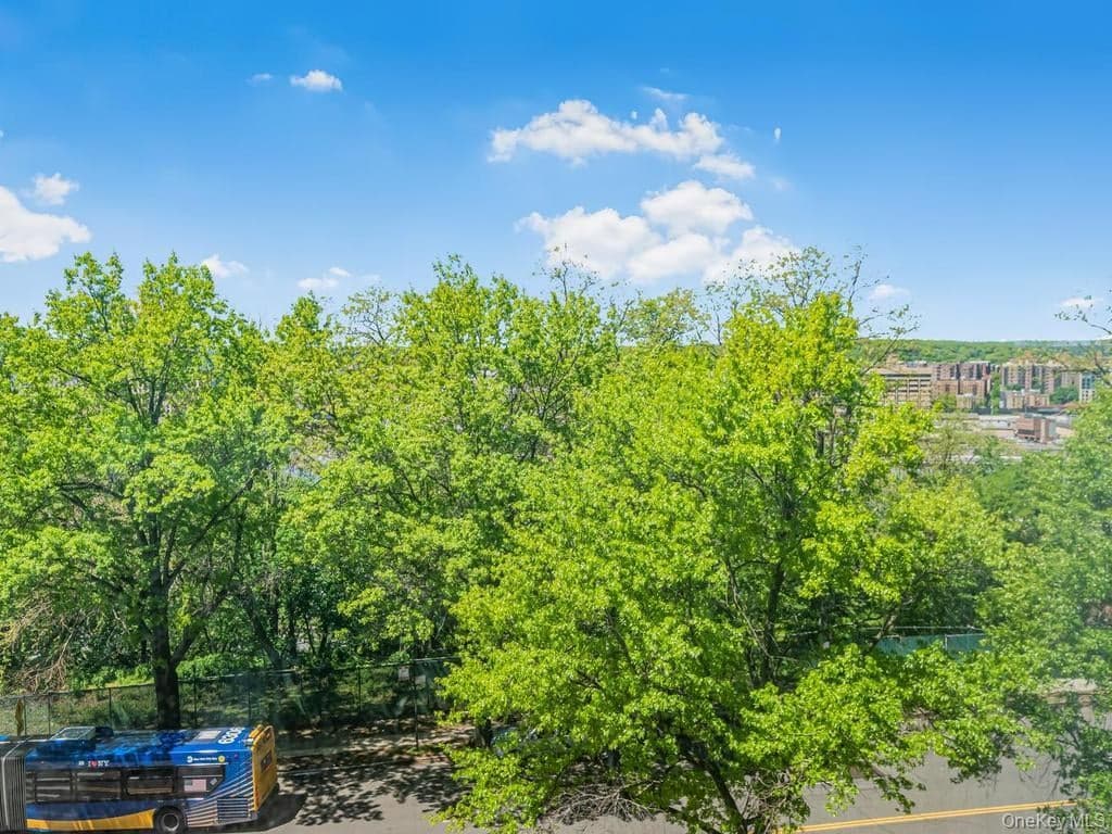 2 Fordham Hill Oval Unit: 5B thumbnail 19