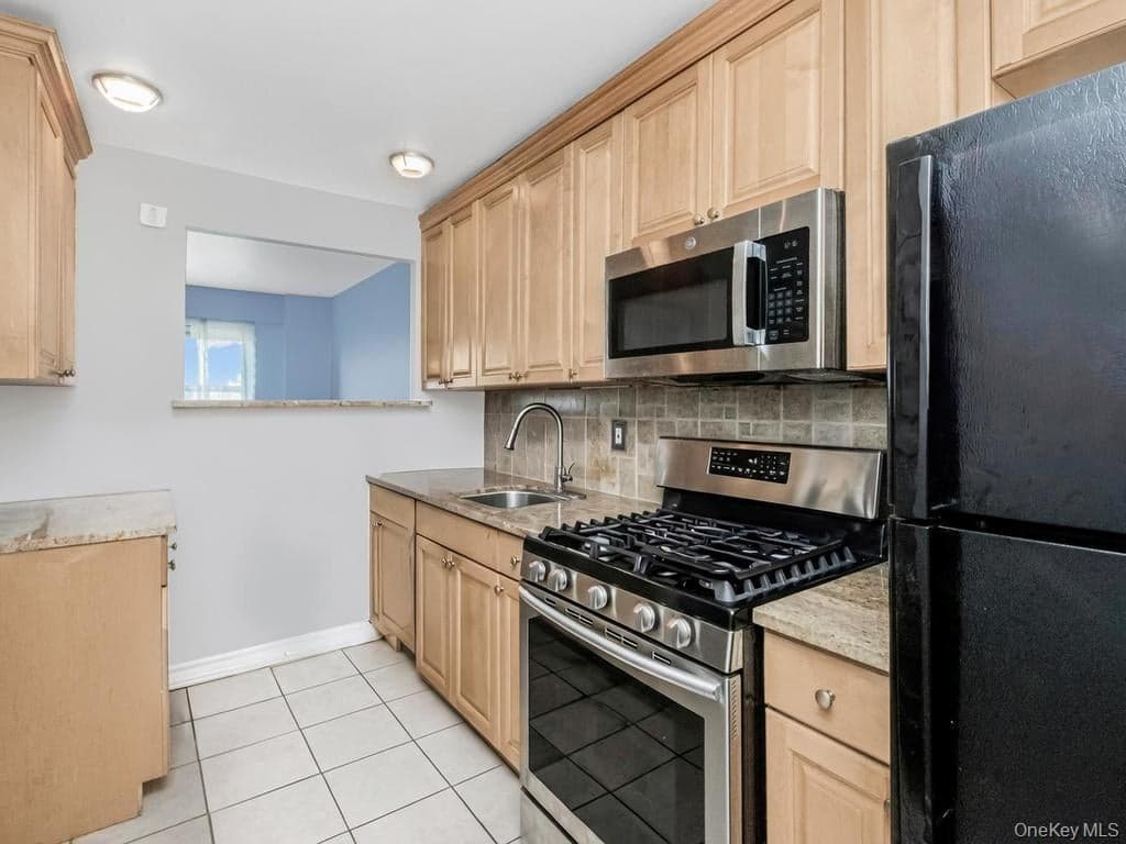 2 Fordham Hill Oval Unit: 5B thumbnail 9