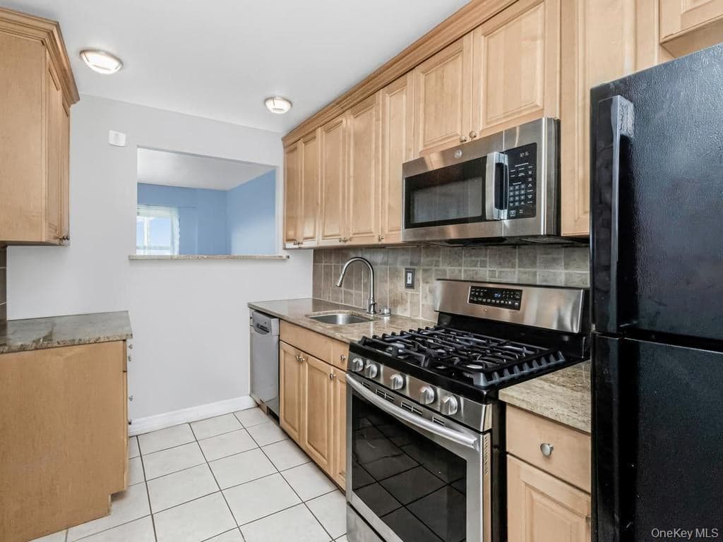 2 Fordham Hill Oval Unit: 5B thumbnail 8