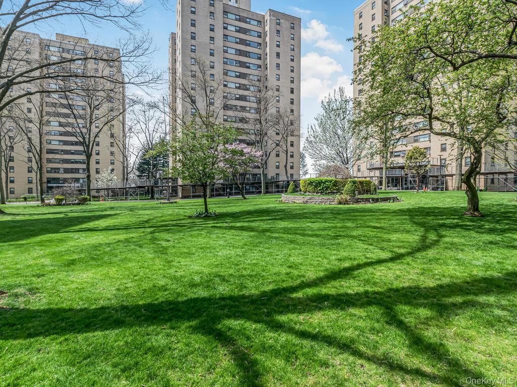 2 Fordham Hill Oval Unit: 5B thumbnail 20