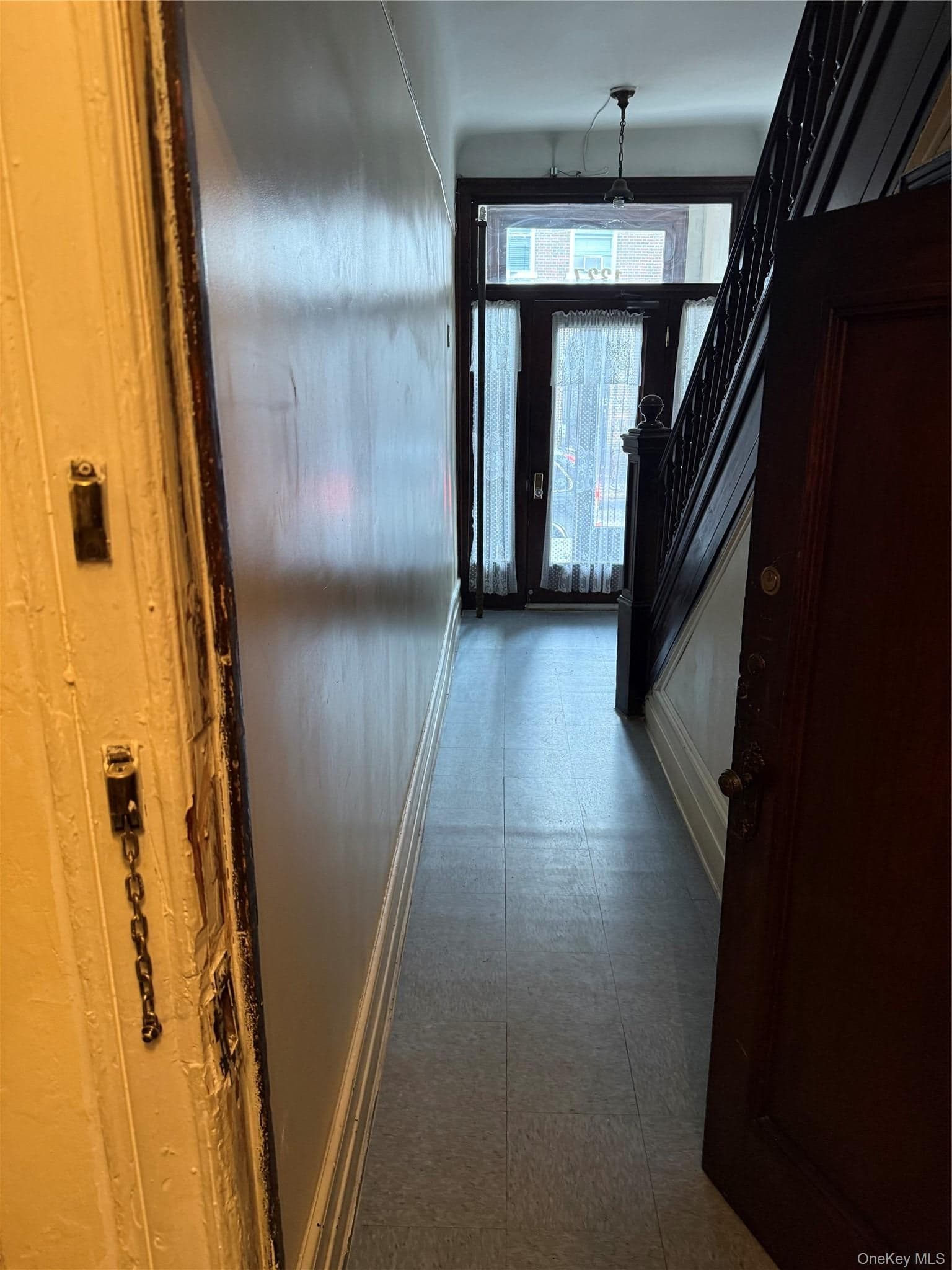 1327 Plimpton Avenue thumbnail 3