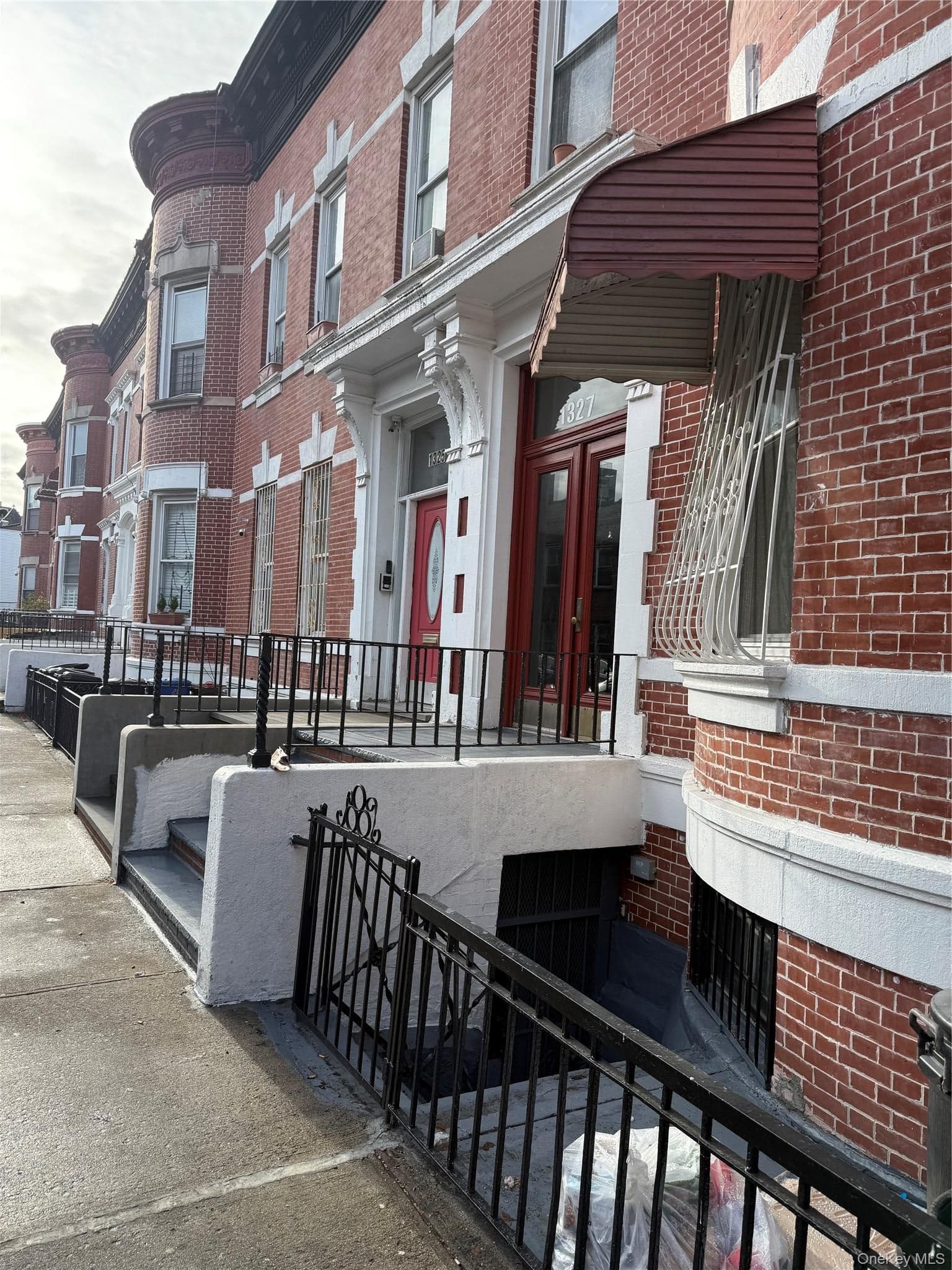1327 Plimpton Avenue thumbnail 4