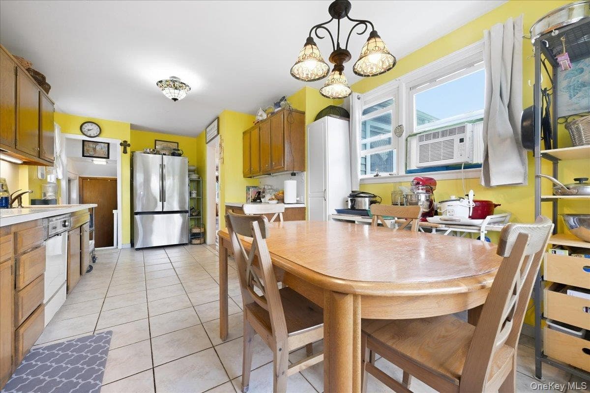 56 Elmwood Street thumbnail 15