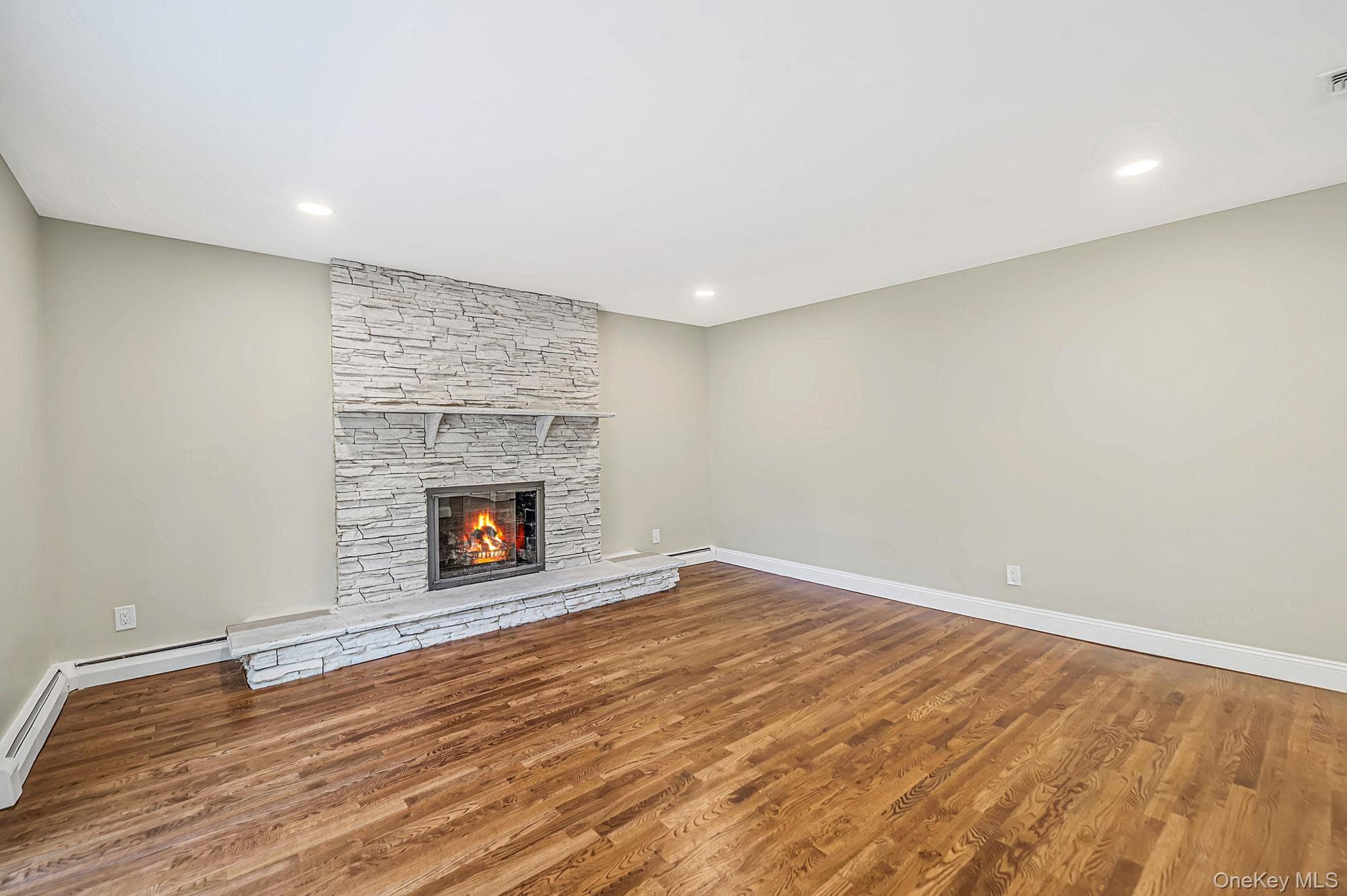 84 Empress Pines Drive thumbnail 14