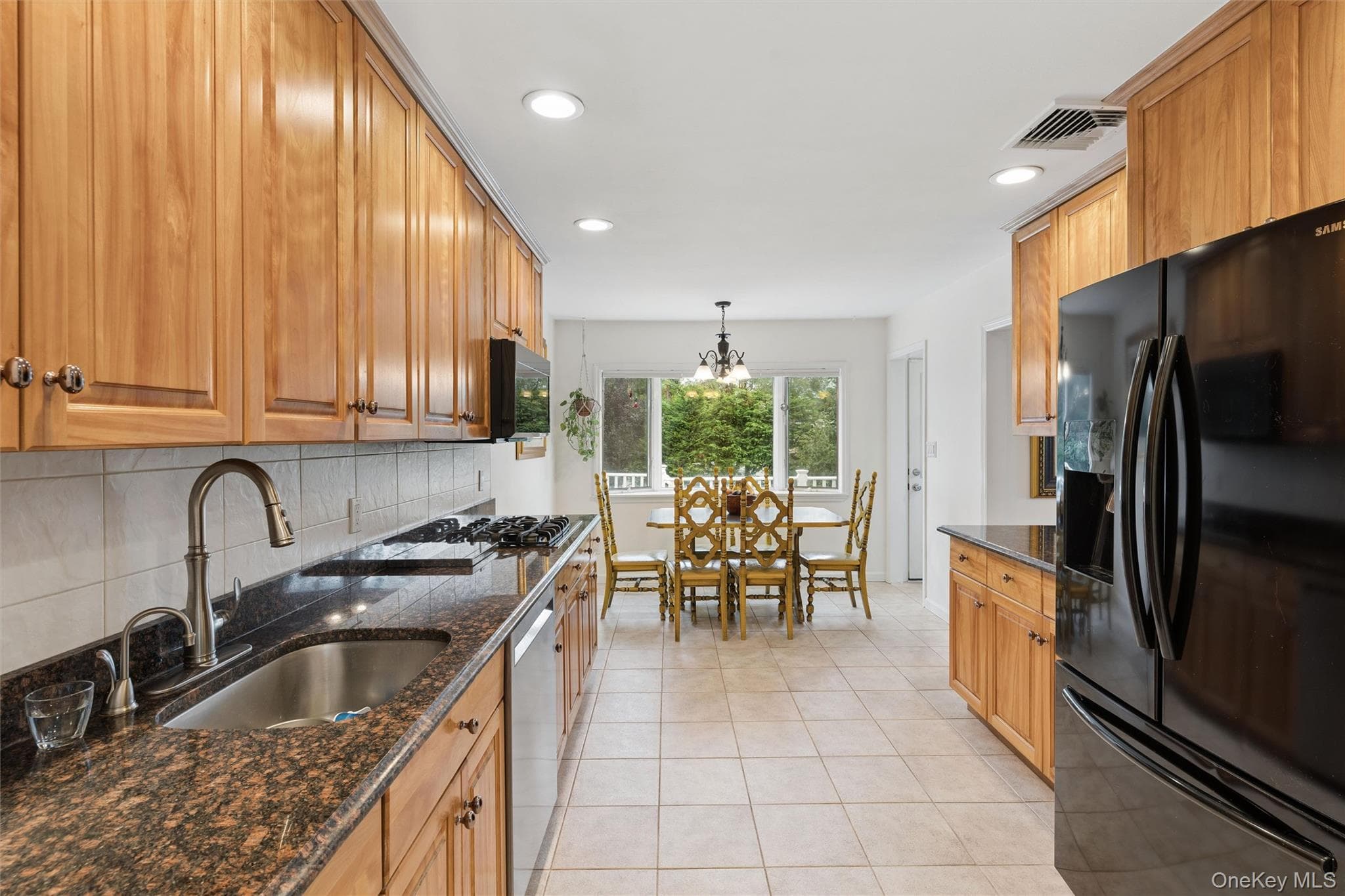 2919 Bond Drive thumbnail 4