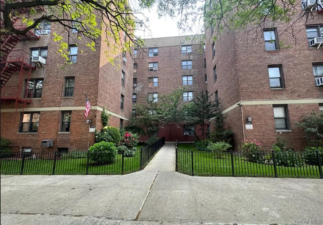 65-39 108th Street Unit: E6, Forest Hills