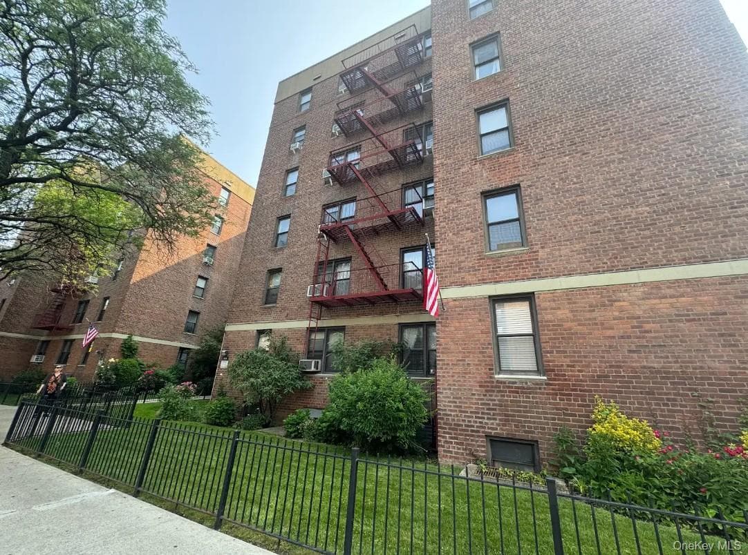 65-39 108th Street Unit: E6 thumbnail 5