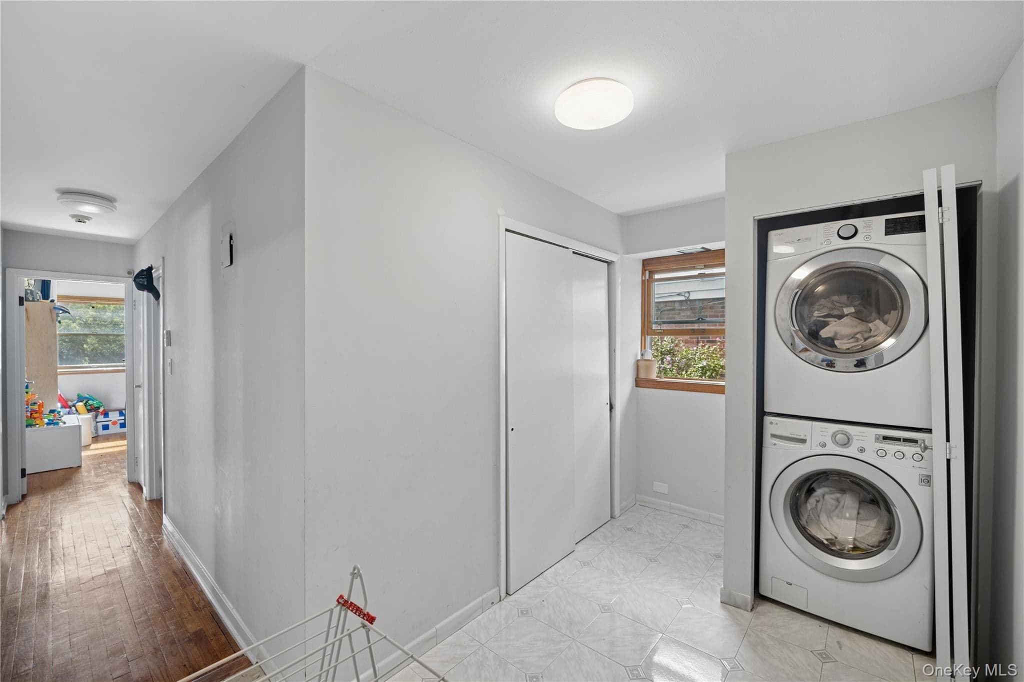 89-16 Doran Avenue thumbnail 19