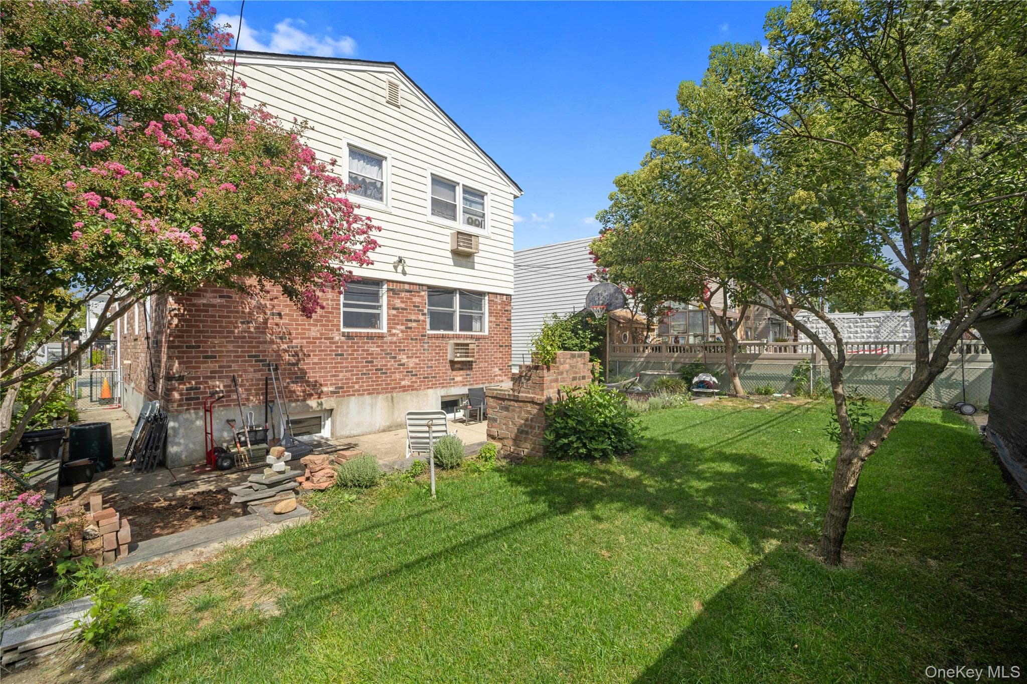 89-16 Doran Avenue thumbnail 7