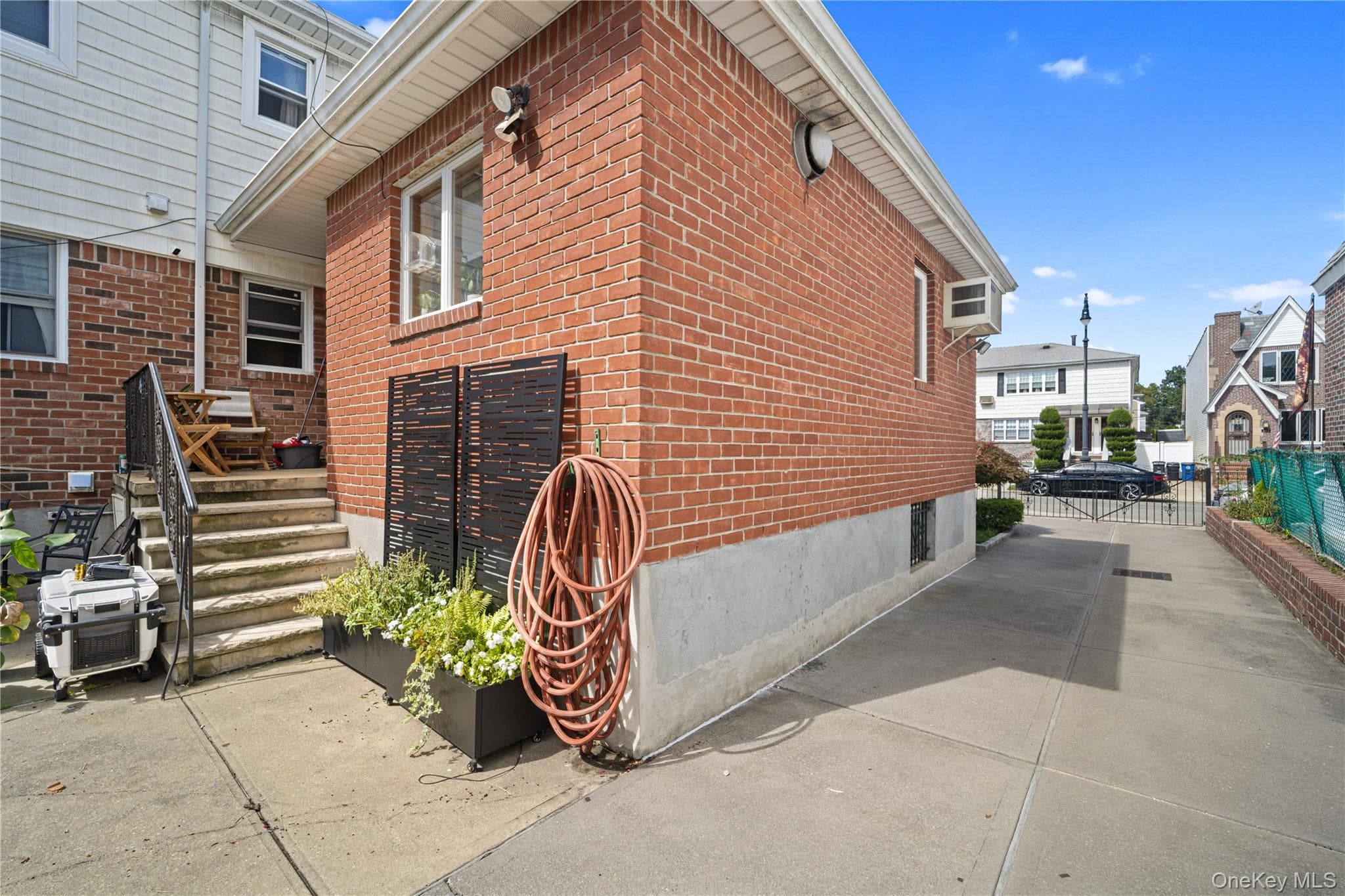 89-16 Doran Avenue thumbnail 10