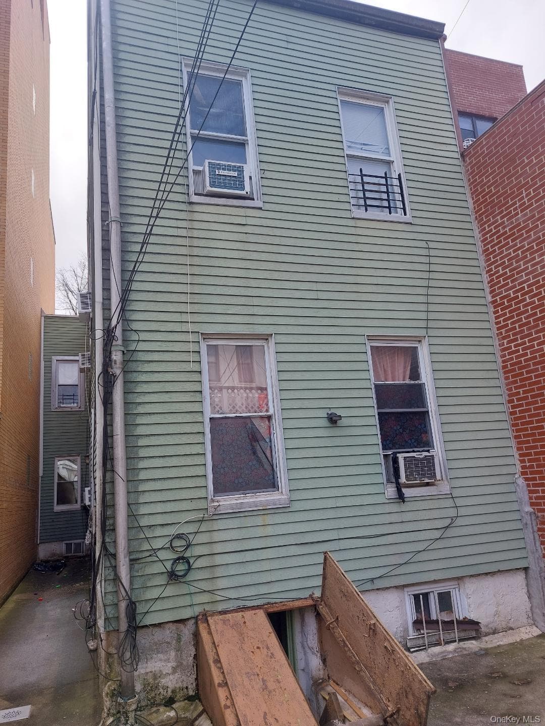 727 53rd Street thumbnail 2