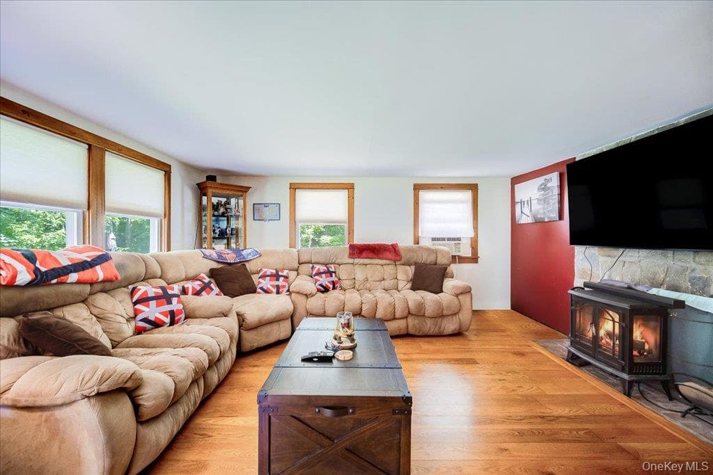 10-12 Woodlea Road thumbnail 8