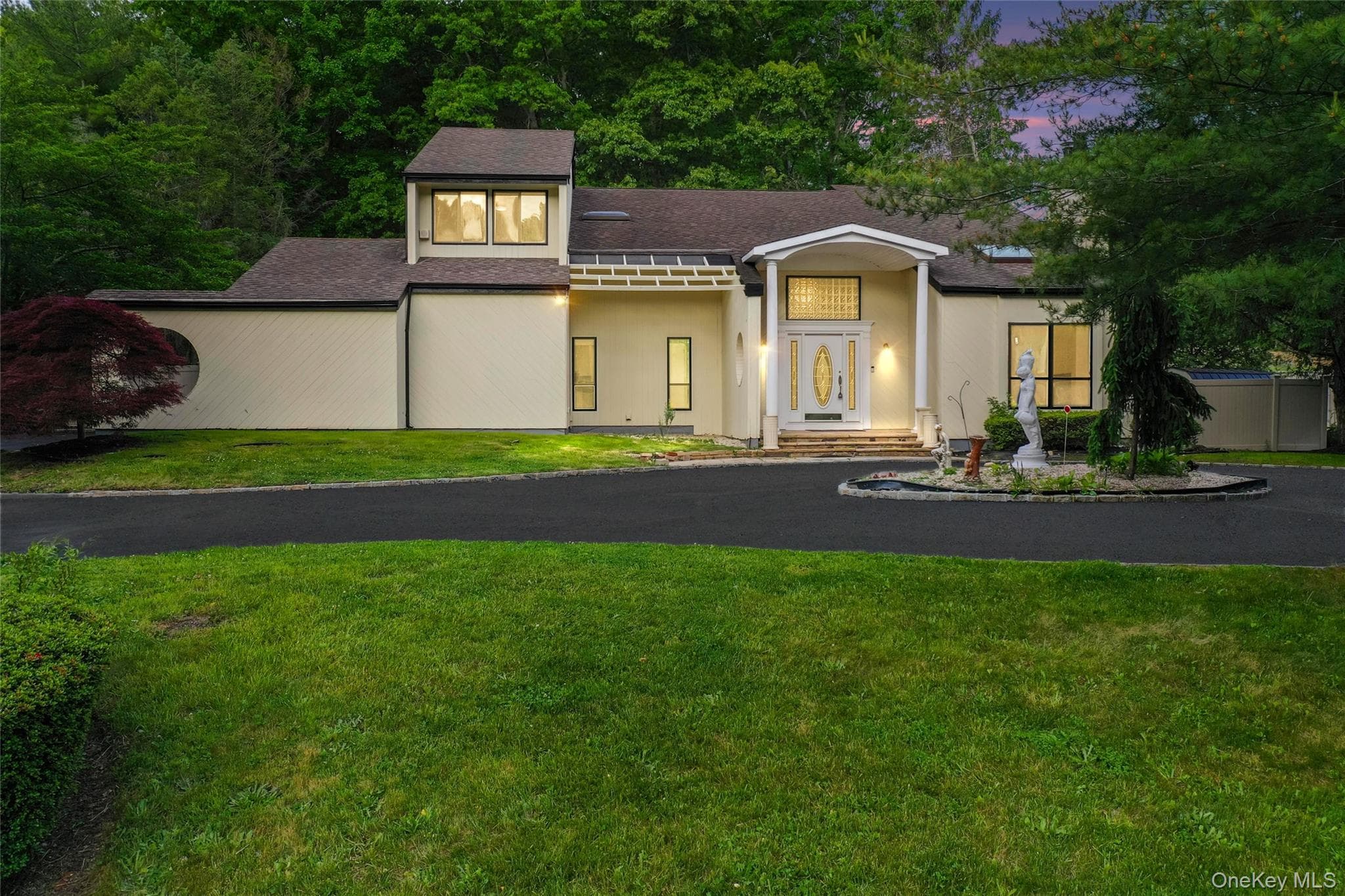 126 Bagatelle Road, Dix Hills