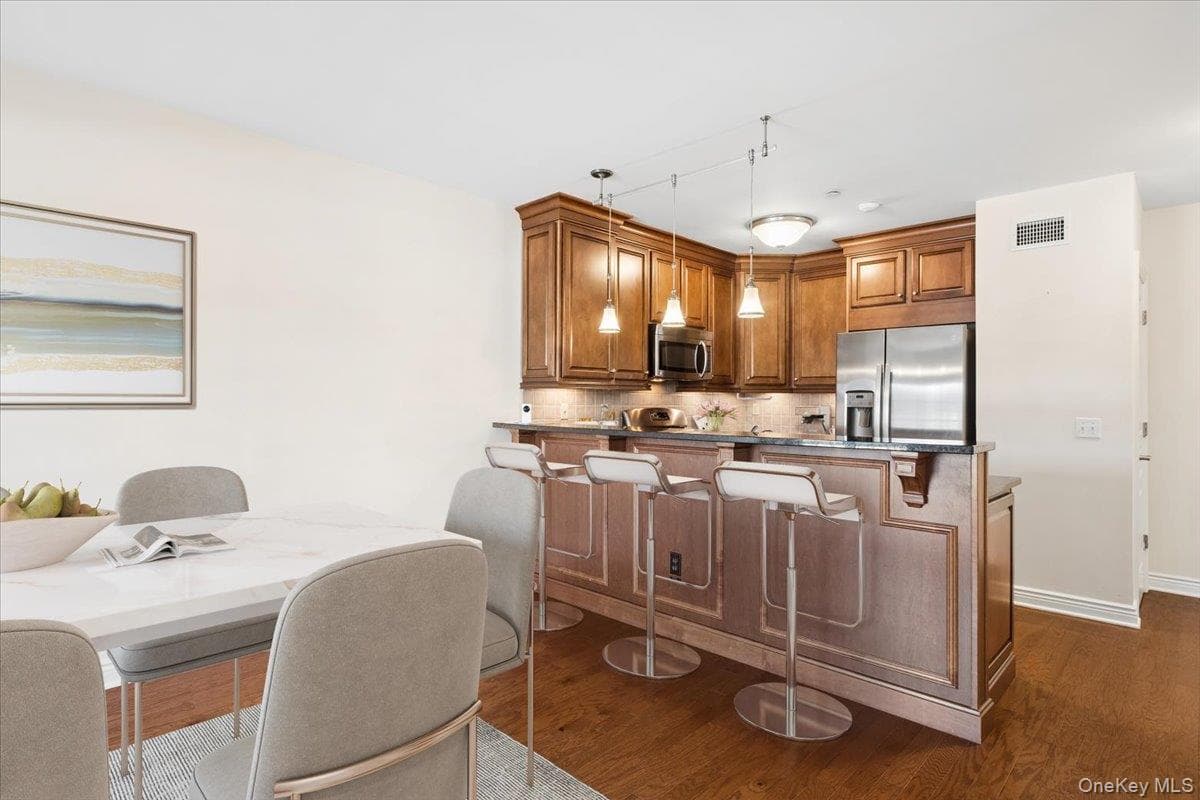 101 Sheldrake Place Unit: 20 thumbnail 14